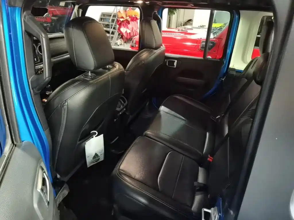 Jeep Wrangler PHEV — миниатюра 17