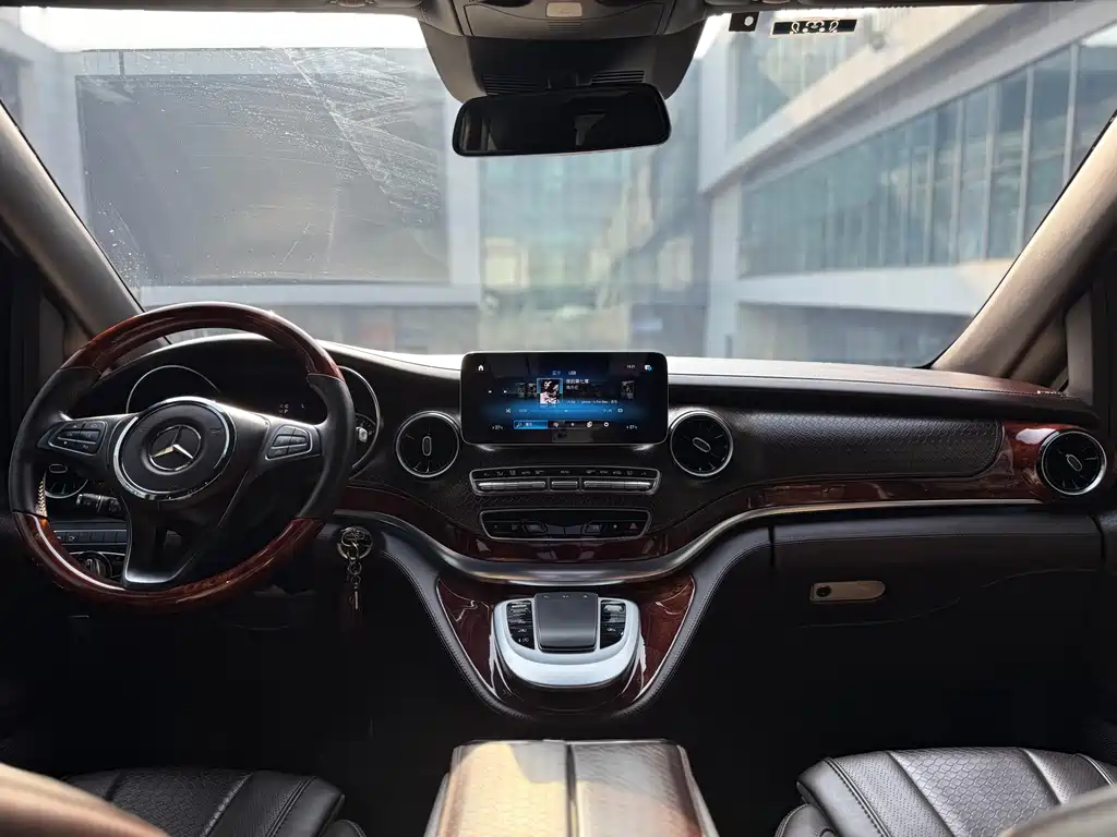 MERCEDES-BENZ V CLASS