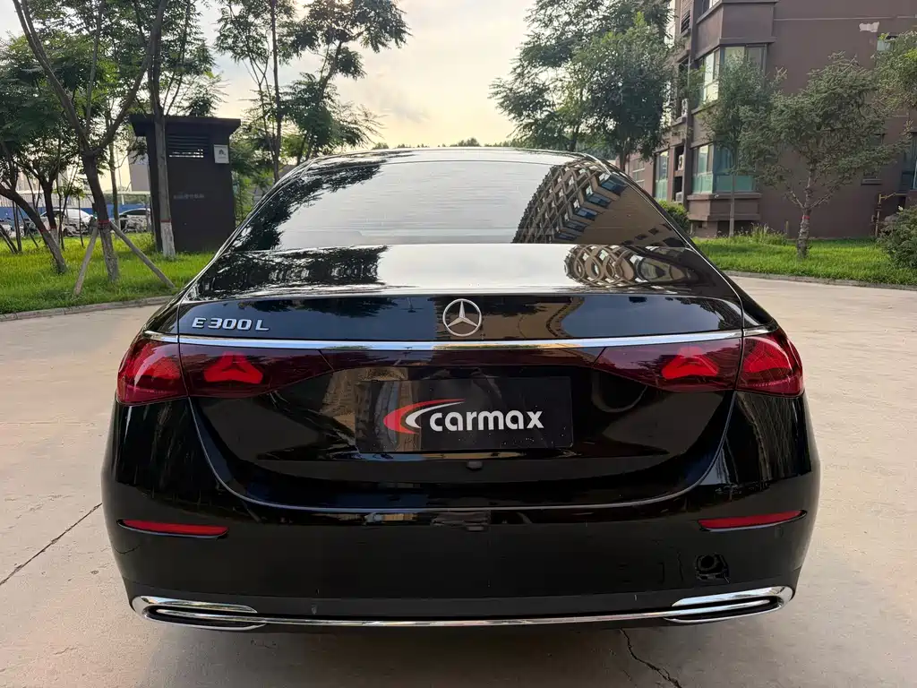 Mercedes-Benz E-Class — миниатюра 9