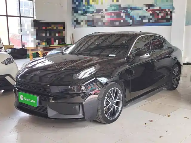 Lynk & Co 03