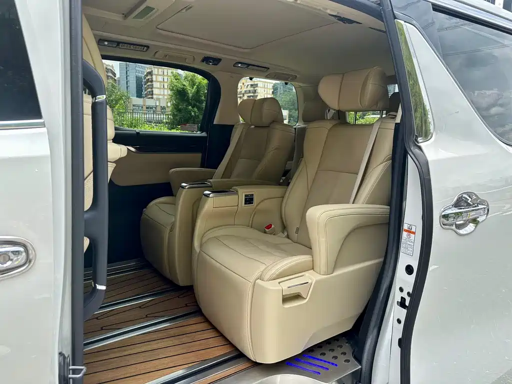Toyota Alphard 2021 2.5L Luxury