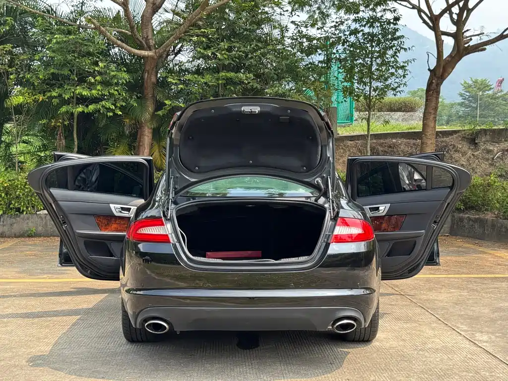 Jaguar XF — миниатюра 15