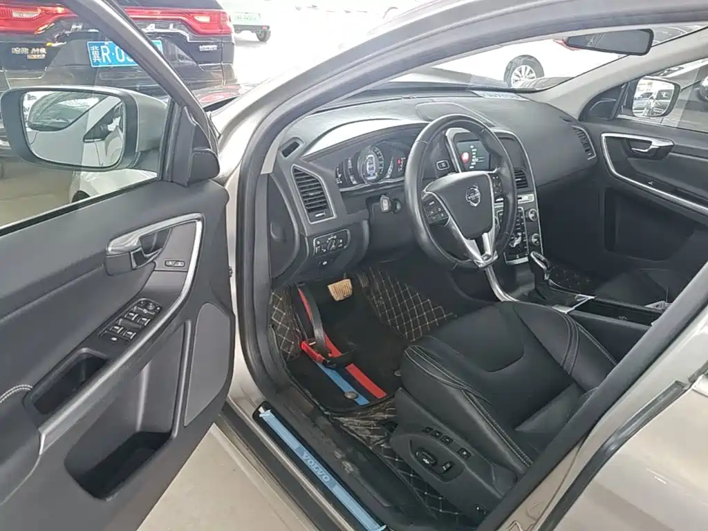 Volvo XC60 — миниатюра 16