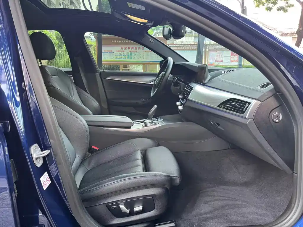BMW 5 Series (Import) — миниатюра 11