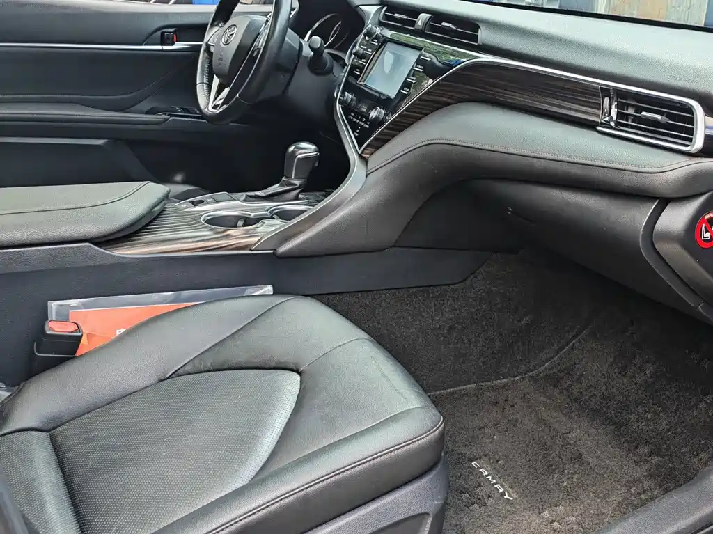 Toyota Camry — миниатюра 18