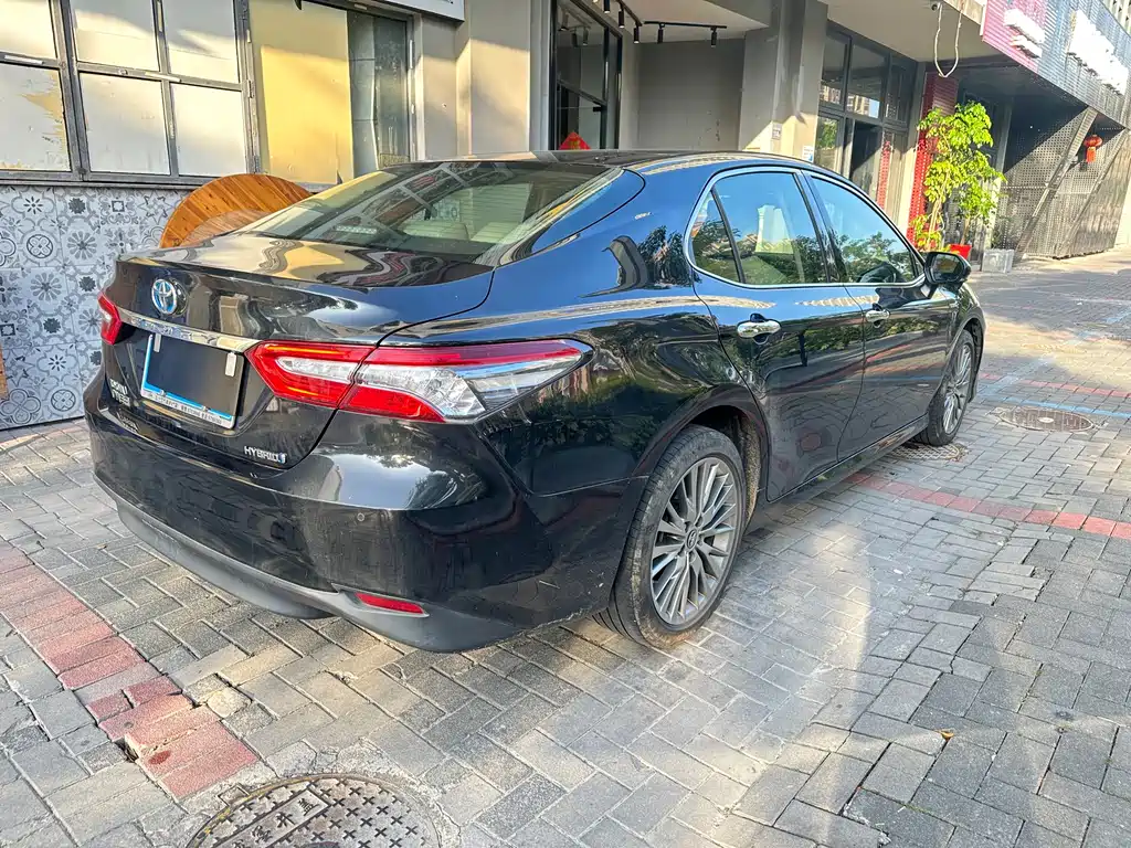 Toyota Camry - фото 4