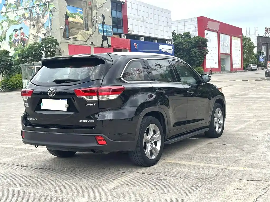 TOYOTA HIGHLANDER