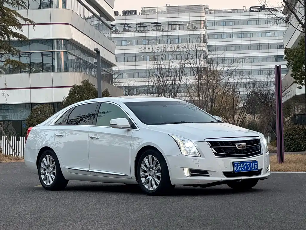 CADILLAC XTS