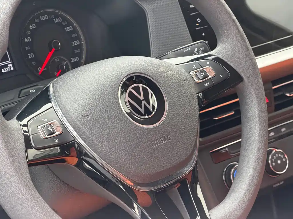 Volkswagen Lavida — миниатюра 10