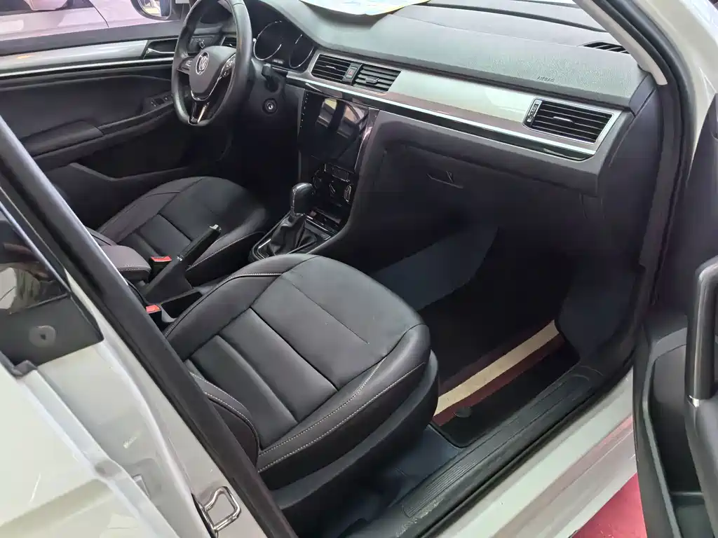 Volkswagen Bora — миниатюра 12