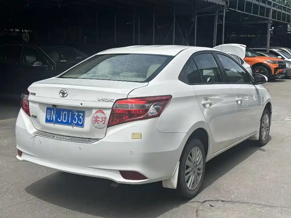 Toyota Vios — миниатюра 9