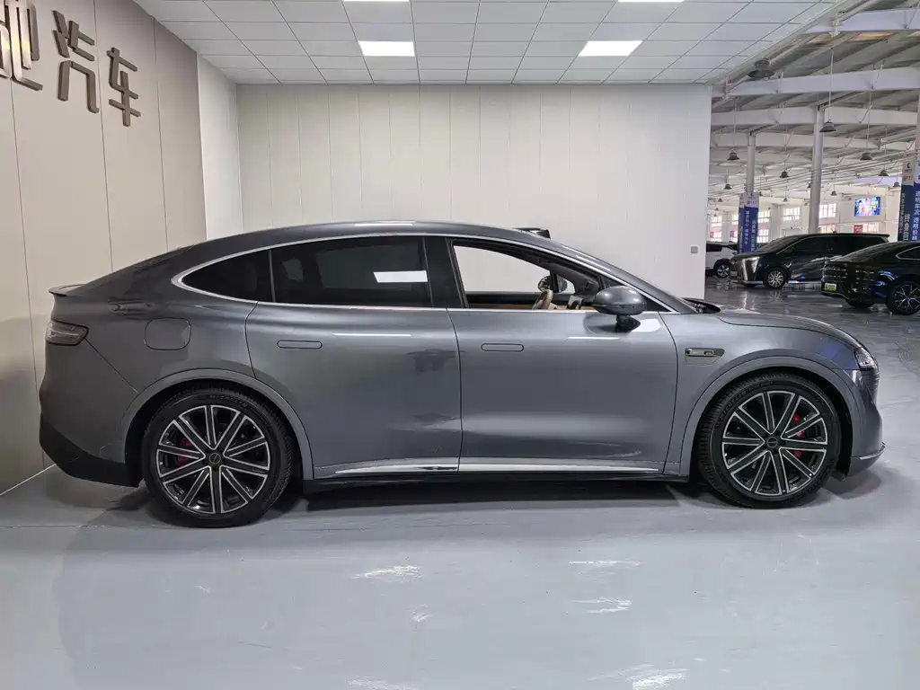 AITO WISDOM WORLD R7