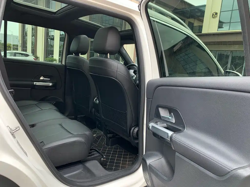 Mercedes-Benz GLB - фото 18