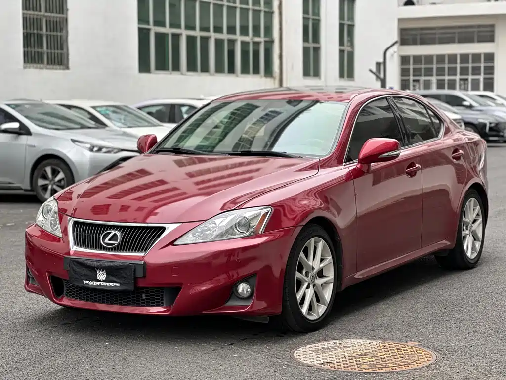 Lexus IS 2011