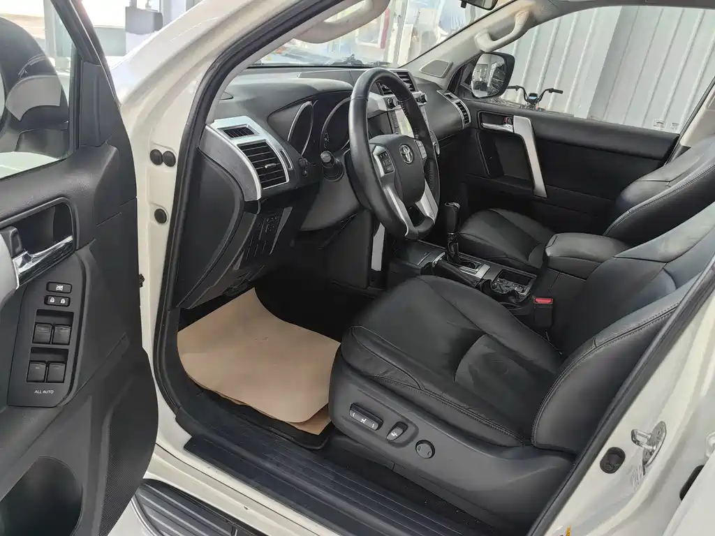 Toyota Prado — миниатюра 9