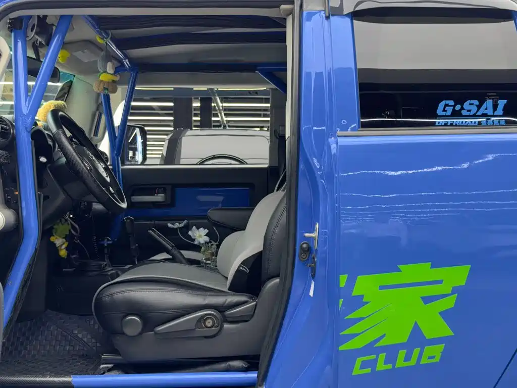 Toyota FJ Cruiser — миниатюра 8