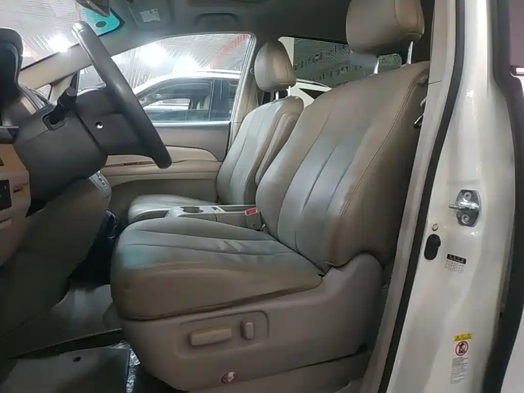 BYD M6 — миниатюра 15