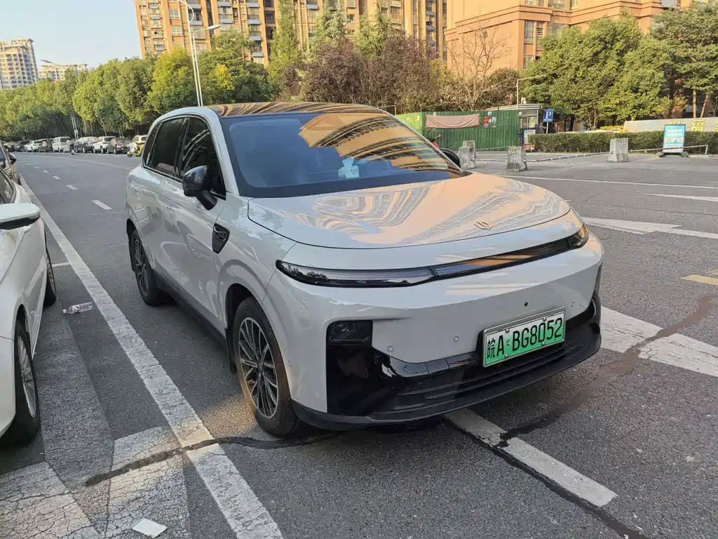 Leapmotor Leapmotor B10 — миниатюра 3