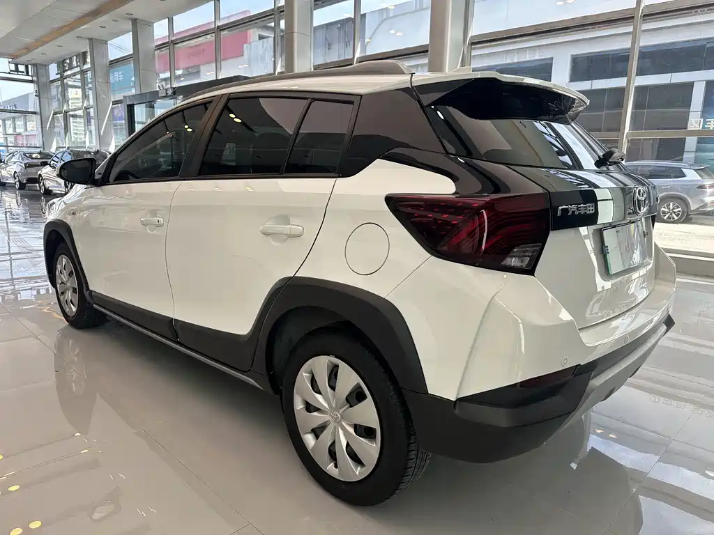 Toyota Yaris L — миниатюра 4