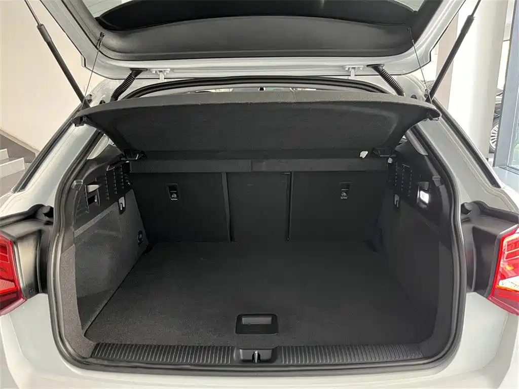 Audi Q2L 2020 35 TFSI Fashion