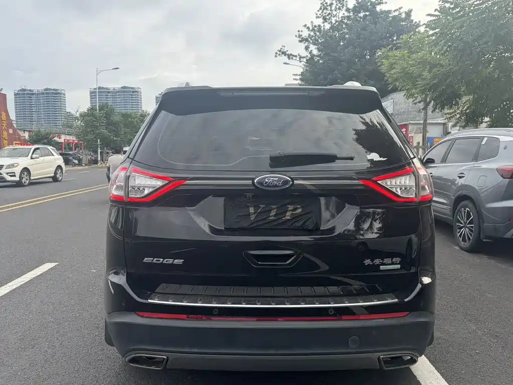 Ford Edge — миниатюра 17
