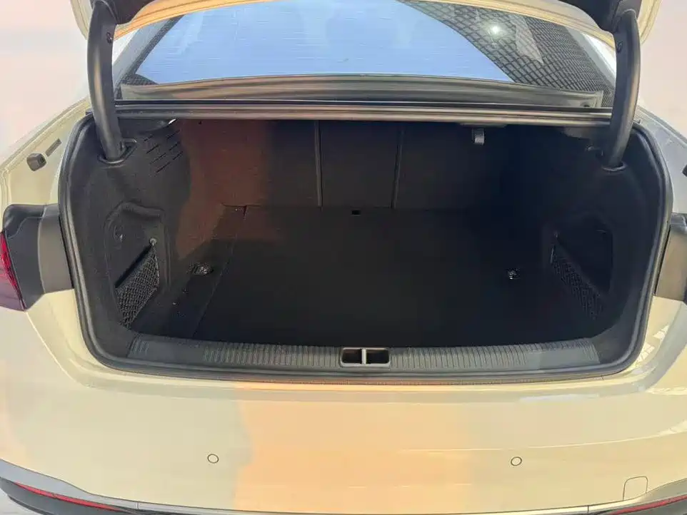 Audi A4L — миниатюра 6