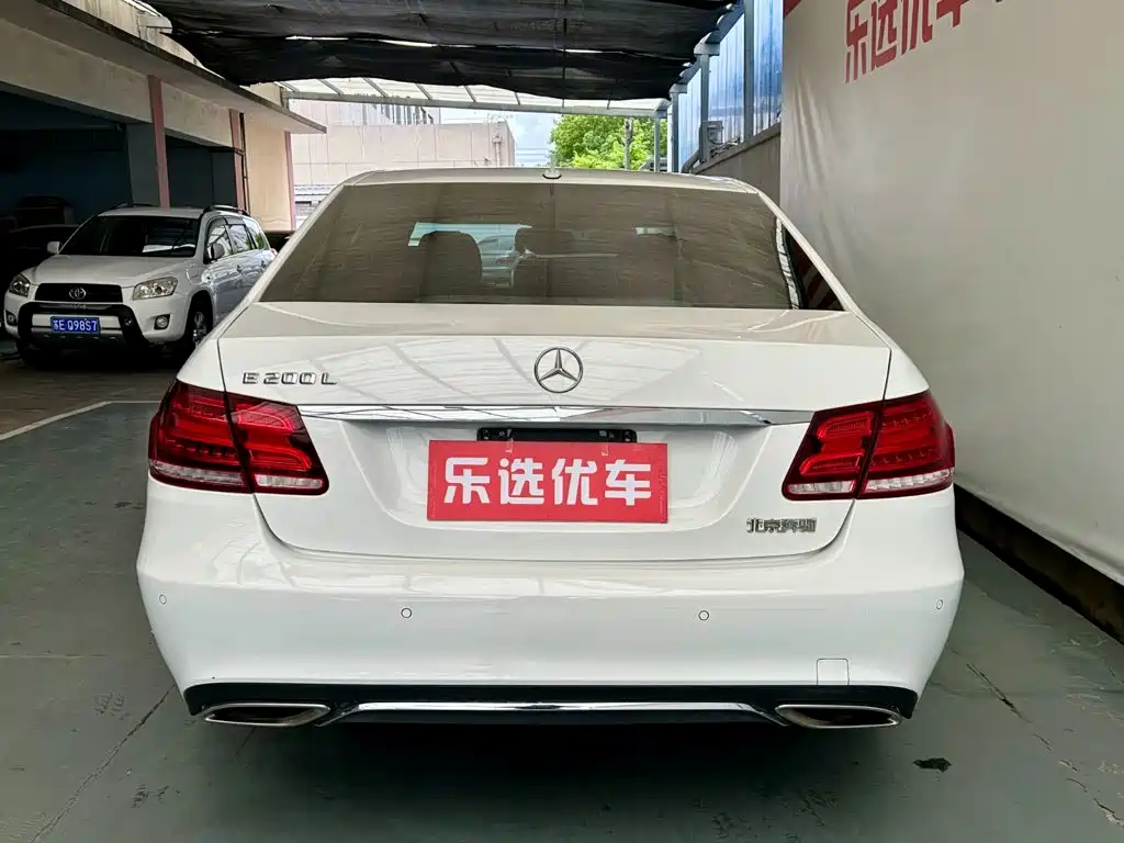 Mercedes-Benz E-Class — миниатюра 4
