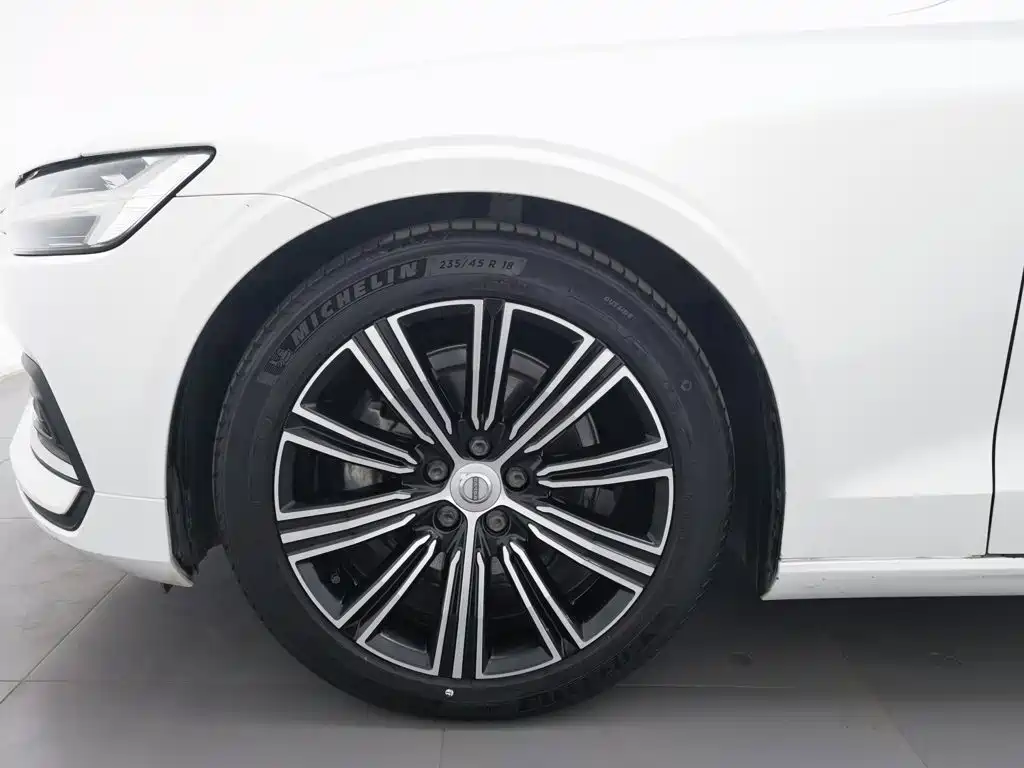 Volvo S60 — миниатюра 17