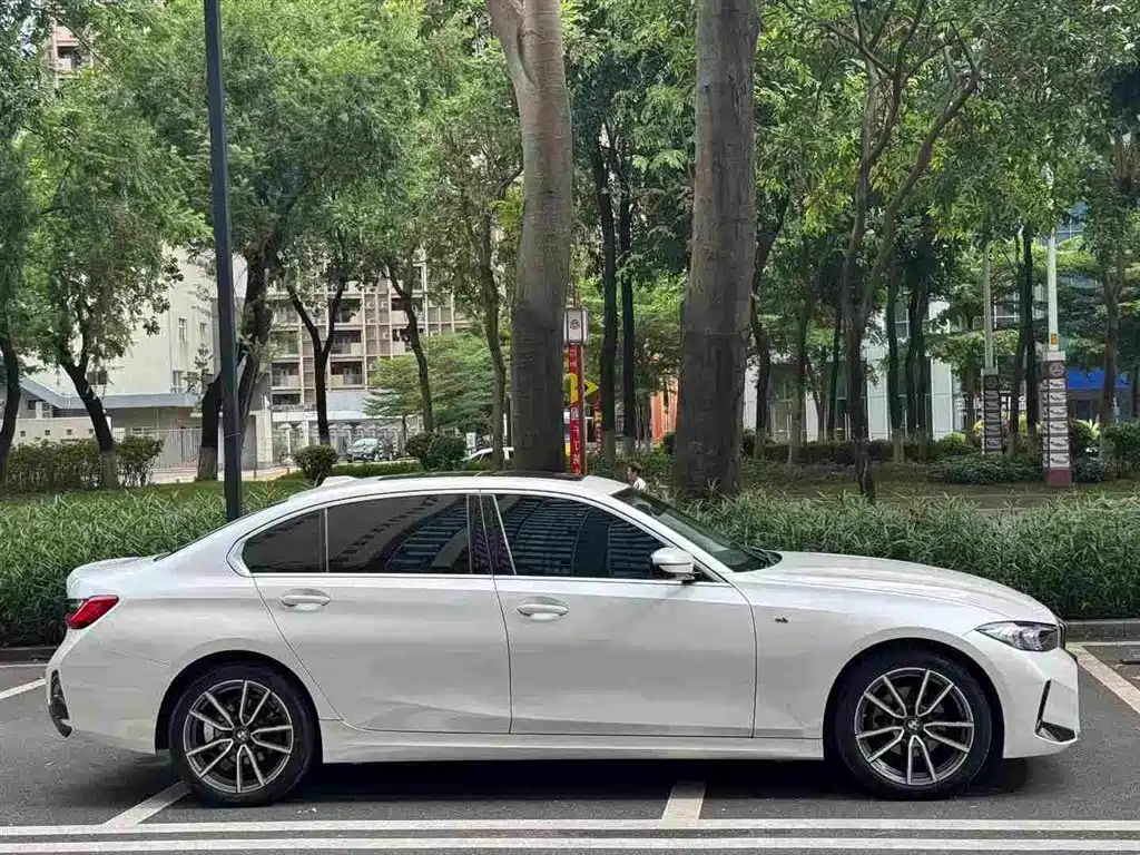 BMW 3 Series — миниатюра 4