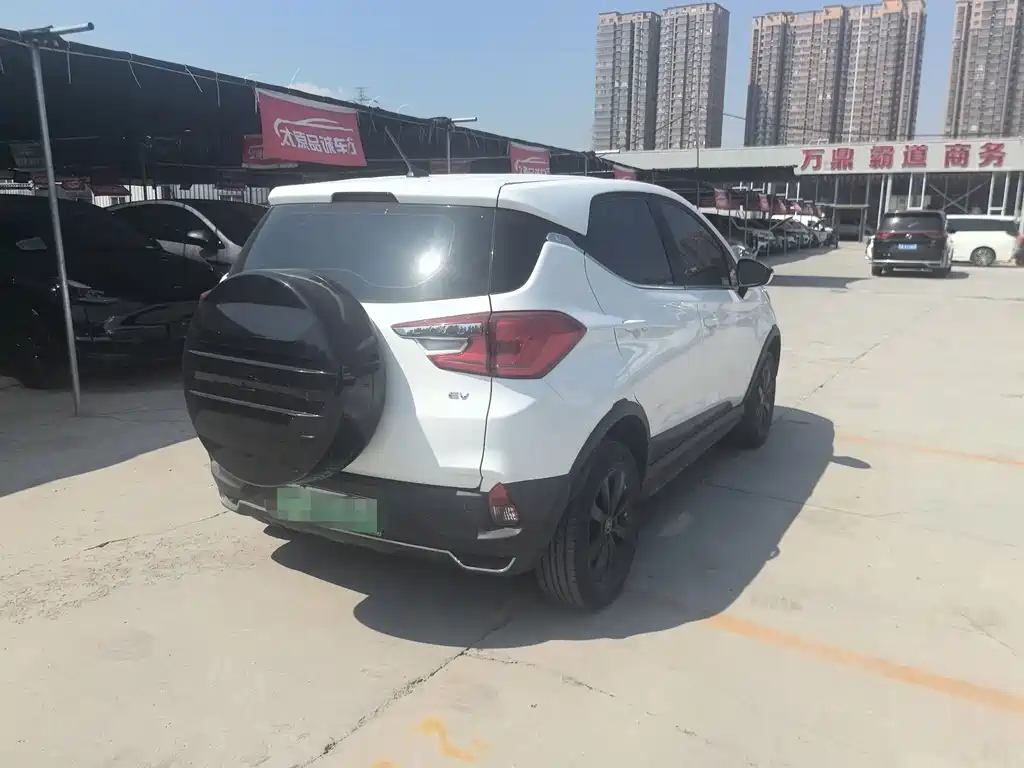 BYD Yuan EV — миниатюра 7