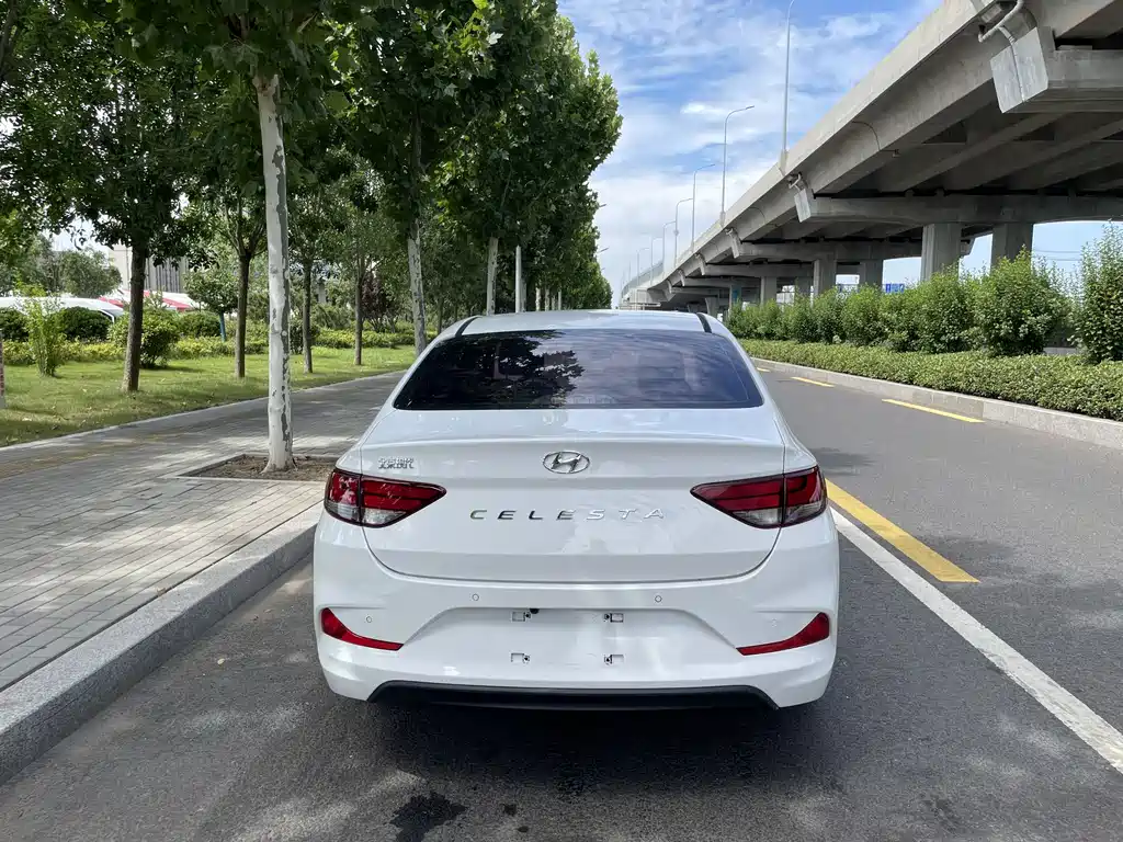 Hyundai Elantra — миниатюра 5