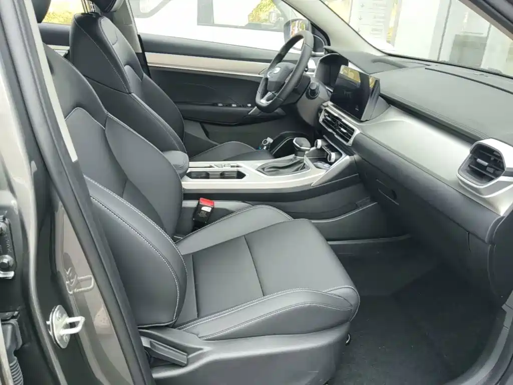 Geely Binyue — миниатюра 25