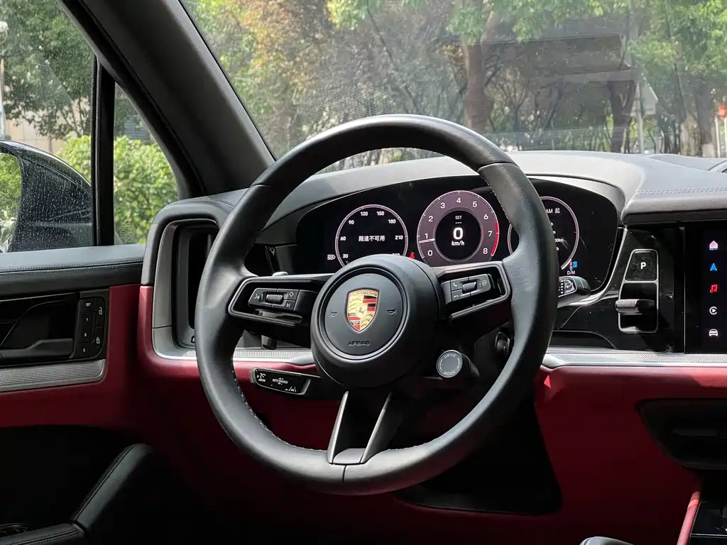 Porsche Cayenne — миниатюра 18