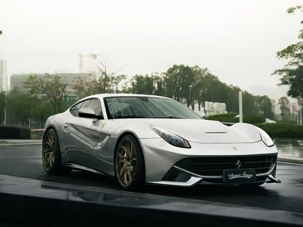 Ferrari F12berlinetta 2013 6.3L