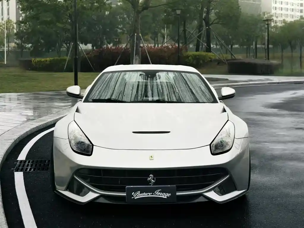 Ferrari F12berlinetta 2013 6.3L