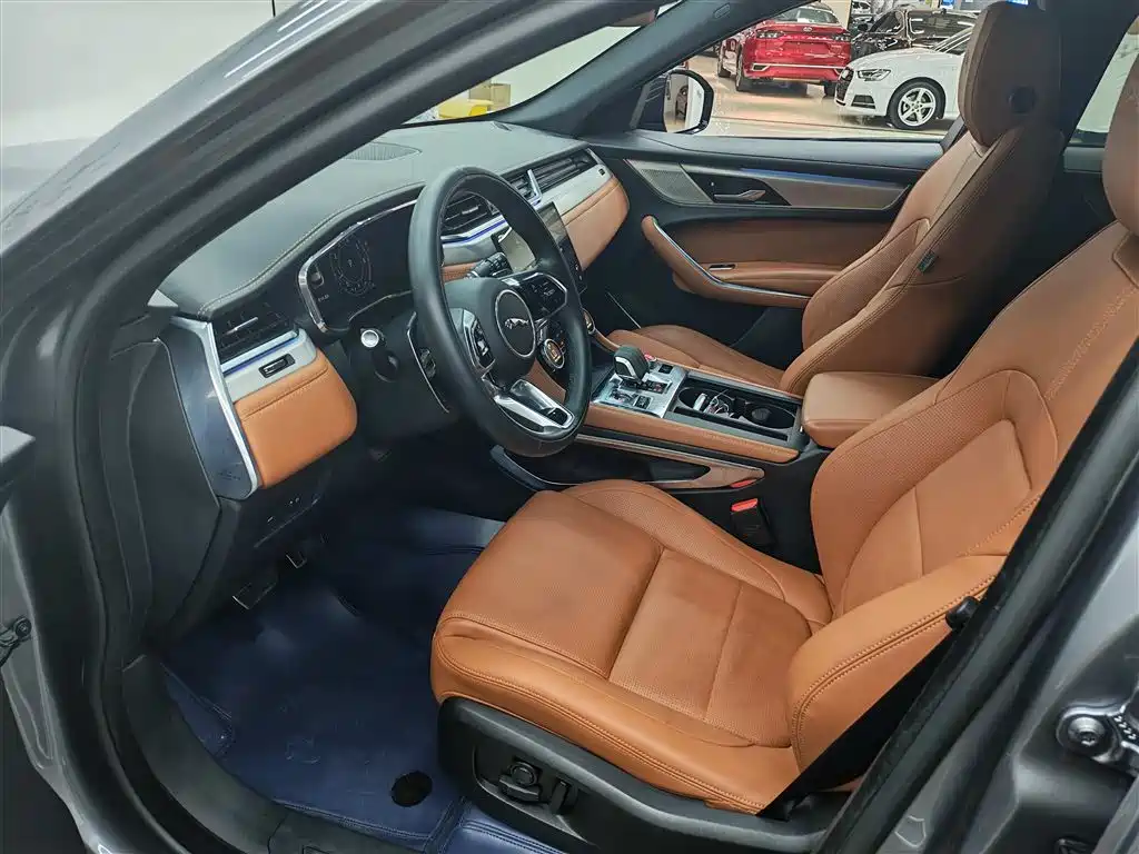 Jaguar F-Pace 2024 P250 R-Dynamic SE