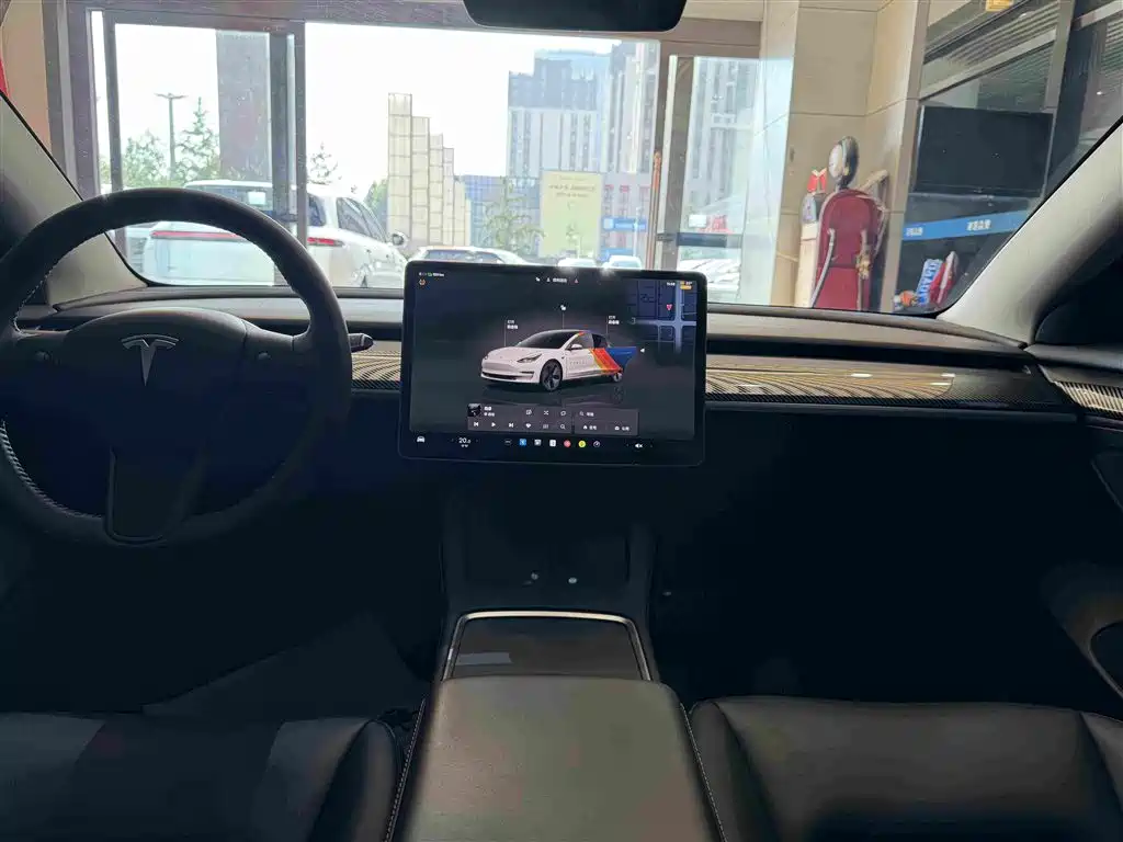 Tesla Model 3 — миниатюра 5