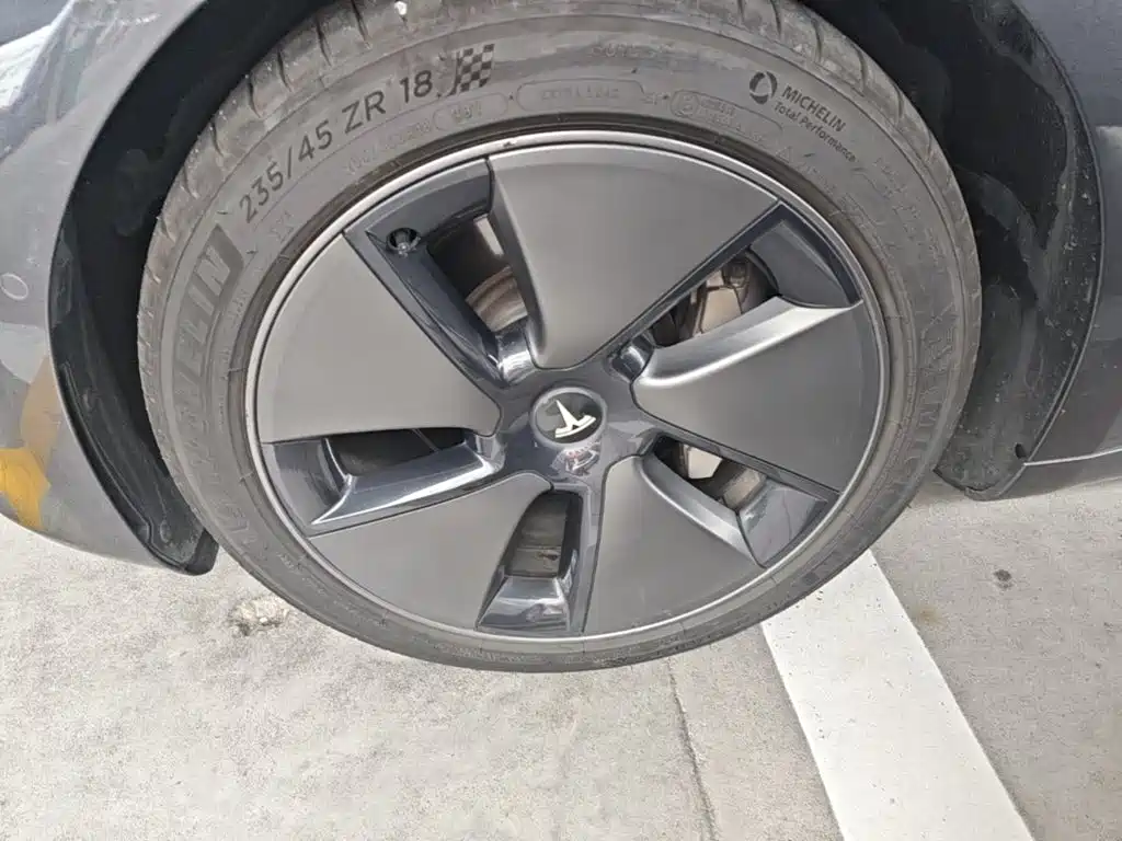 Tesla Model 3 — миниатюра 23