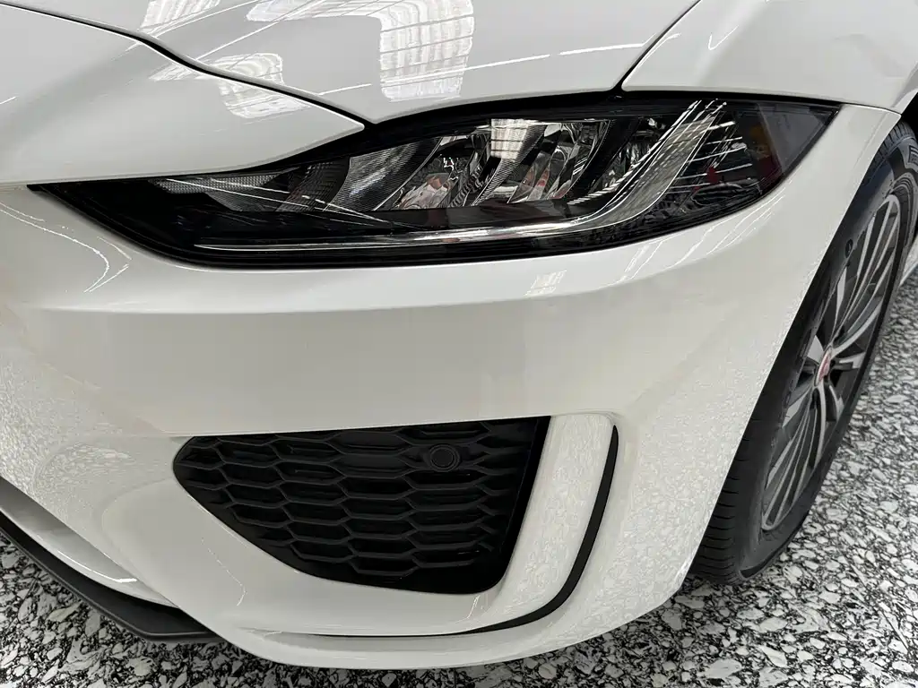Jaguar XEL — миниатюра 4