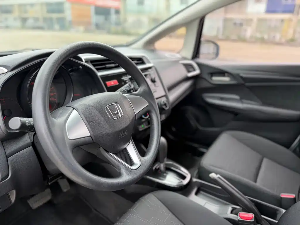 Honda Fit — миниатюра 6