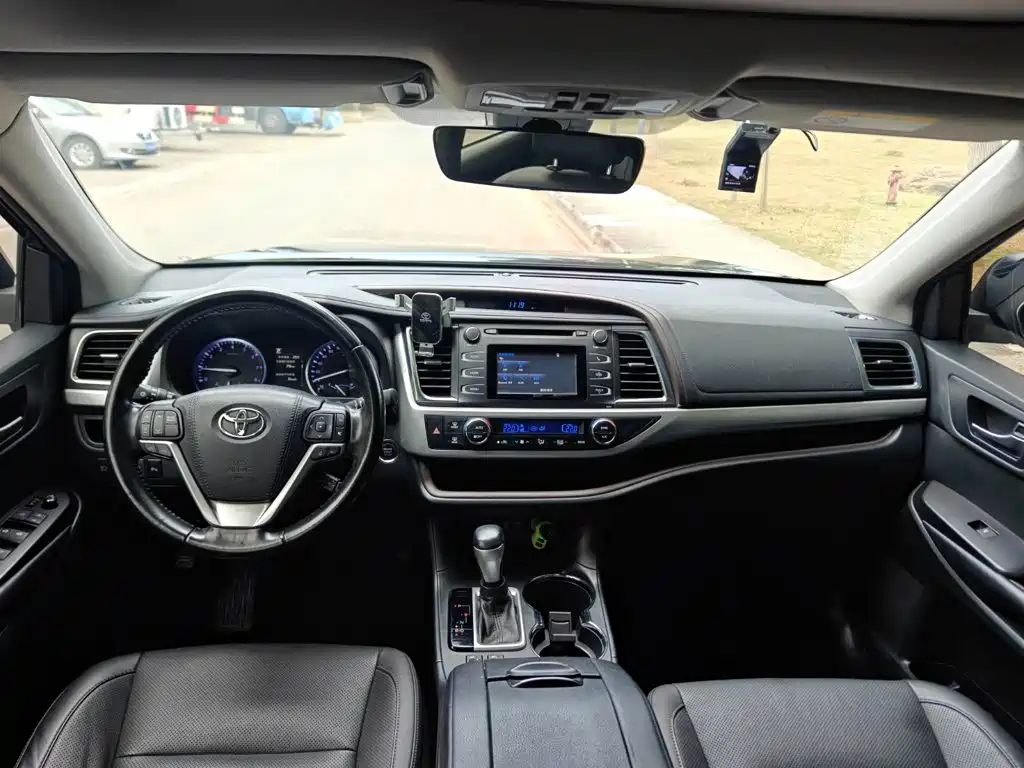 Toyota Highlander — миниатюра 17