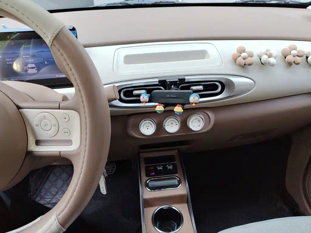 Wuling MINIEV — миниатюра 9