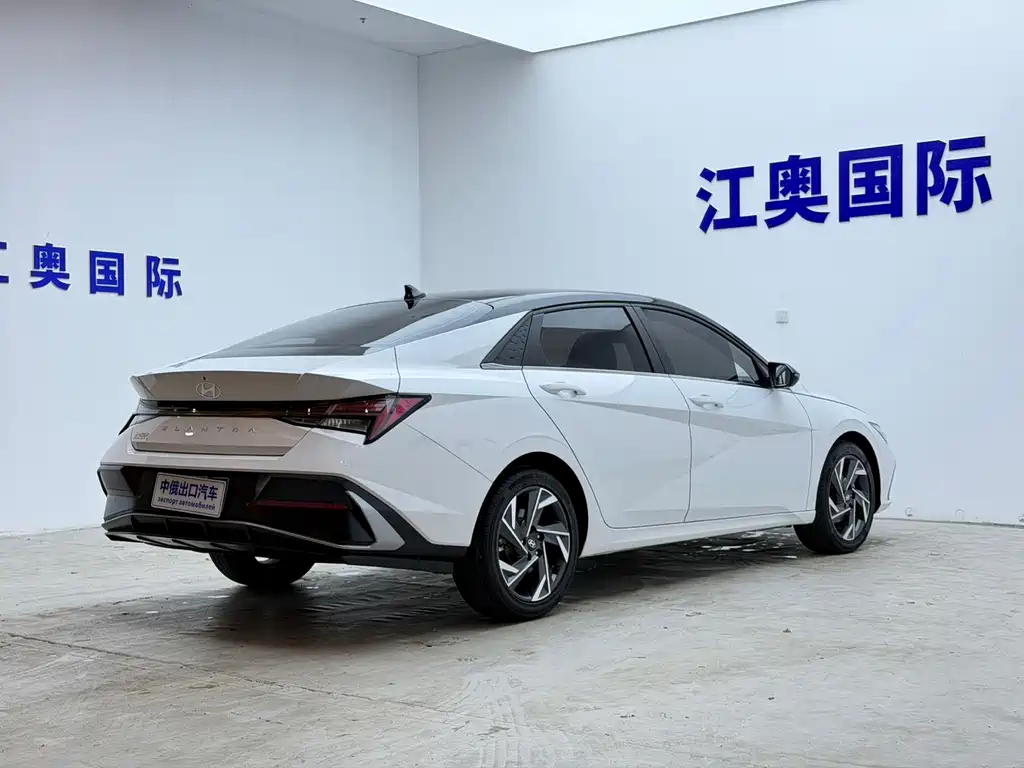Hyundai Elantra — миниатюра 20