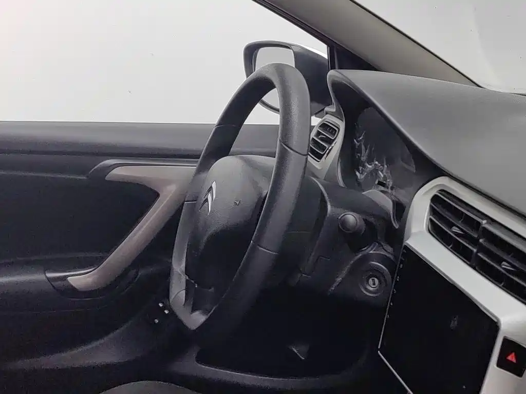 Citroen Elysee — миниатюра 22