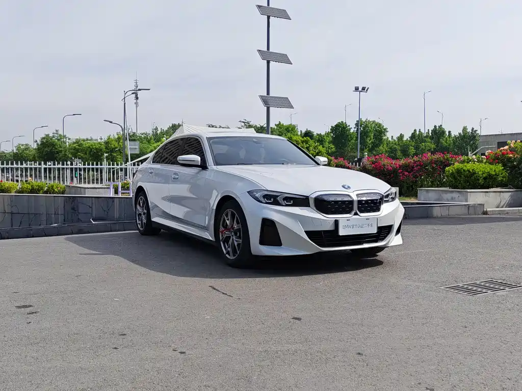 BMW i3 2025 eDrive 35 L