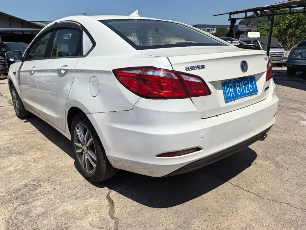 Changan Eado — миниатюра 4