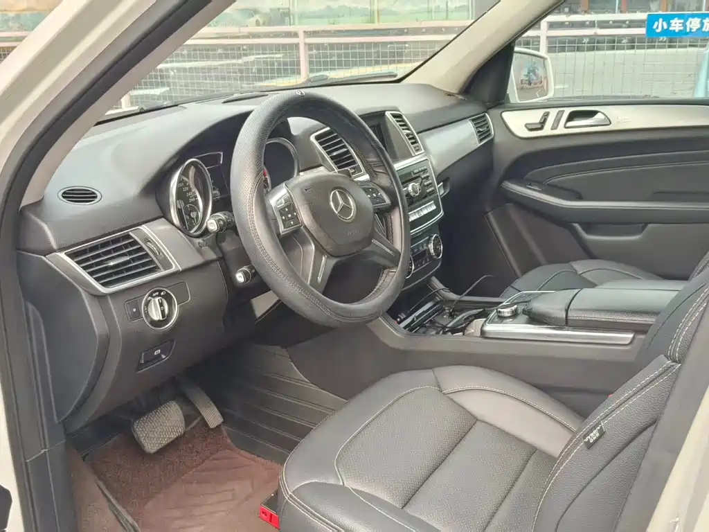Mercedes-Benz M-Class — миниатюра 9
