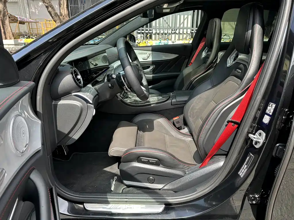 MERCEDES-BENZ E CLASS AMG