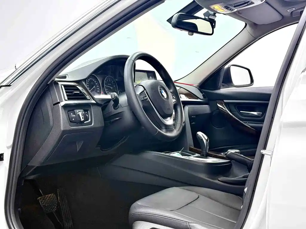 BMW 3 Series — миниатюра 7