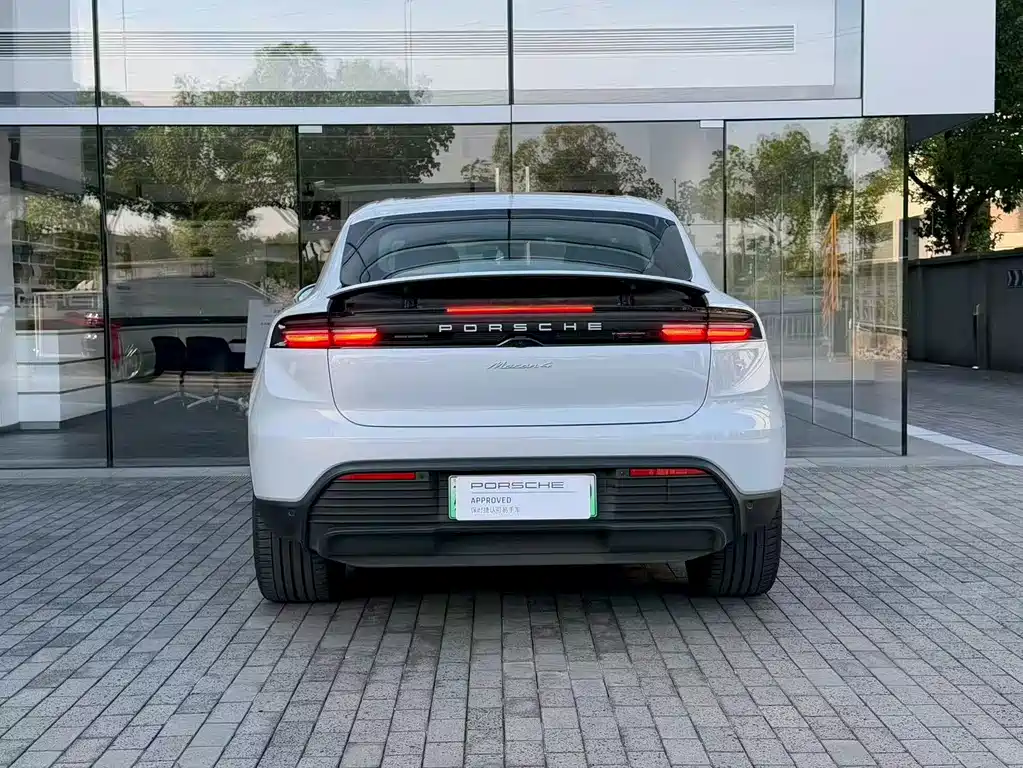 Porsche Macan EV — миниатюра 4